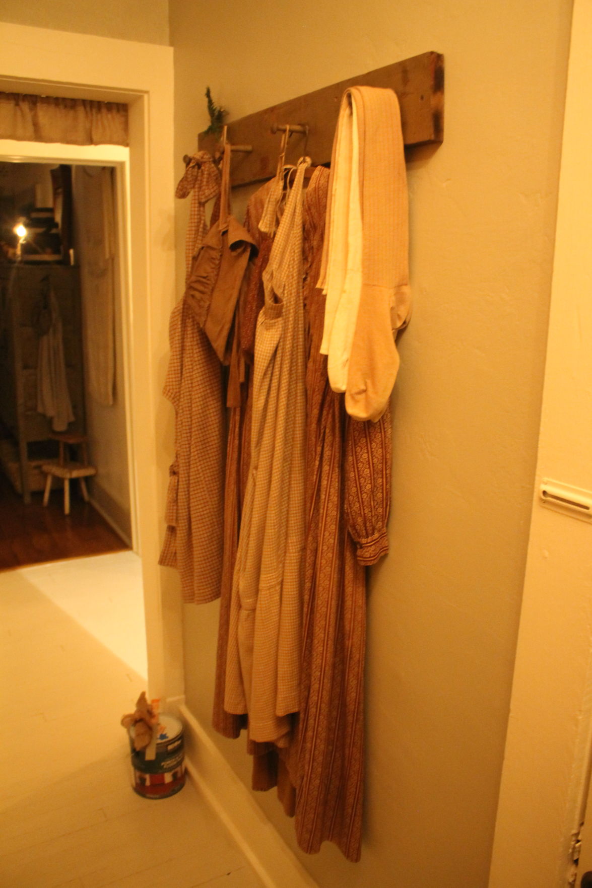 House full of antiques 6